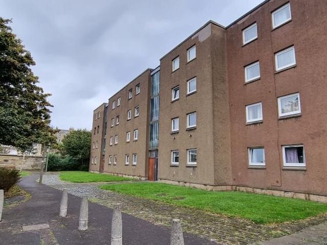 Gordon Street, Edinburgh EH6, 2 bed flat to rent, £1,400 pcm | PrimeLocation