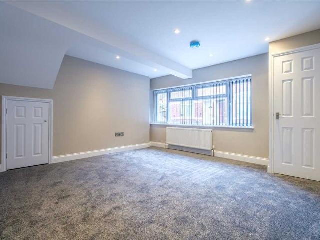 Gordon Street, Kettering NN16, 2 bed flat to rent, £950 pcm | PrimeLocation
