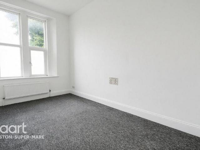 Gordon Road, Weston super mare 2 bed flat to rent £1,050 pcm £242 pw