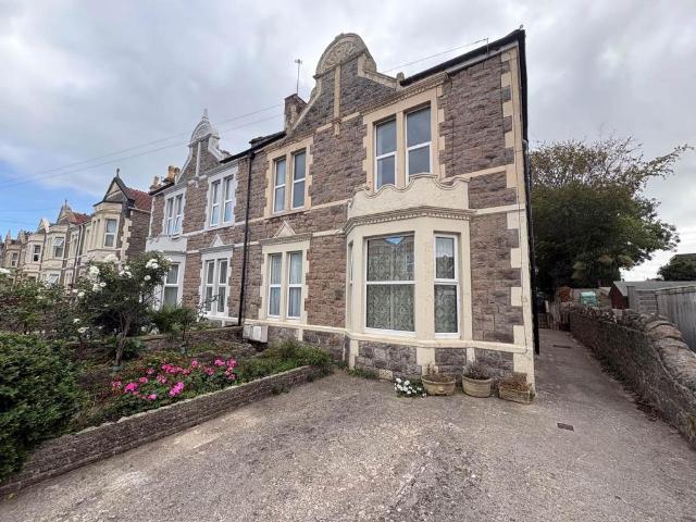 Gordon Road, Weston super Mare, North. 3 bed apartment to rent £1,300 pcm £300 pw