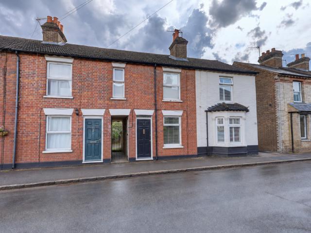 Gordon Road, Buckinghamshire HP13 2 bed terraced house to rent £1,500 pcm £346 pw
