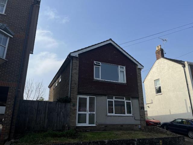 Gordon Road, Canterbury CT1, 2 bed flat to rent, £1,300 pcm | PrimeLocation
