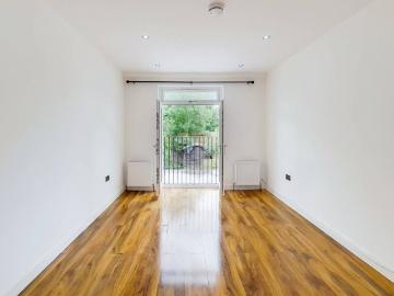 Gordon Road, Carshalton Beeches, Carshalton SM5, 2 bed flat to rent, £4,000 pcm | PrimeLocation
