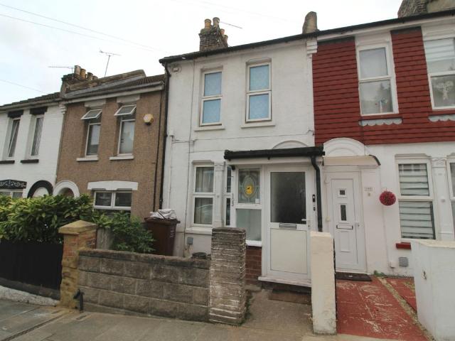 Gordon Road, Chatham, Kent ME4, 3 bed terraced house to rent, £1,400 pcm | PrimeLocation