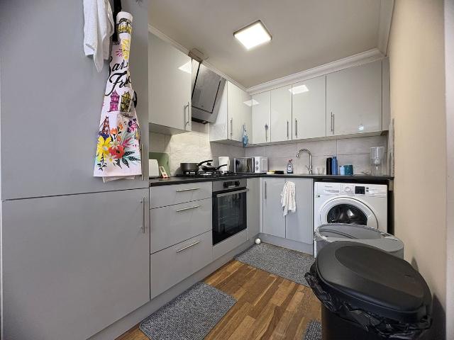 Gordon Road, Ealing W5, 2 bed flat to rent, £2,000 pcm | PrimeLocation
