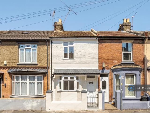 Gordon Road, Gillingham, ME7 3 bed terraced house to rent £1,550 pcm £358 pw
