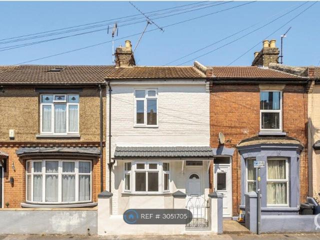 Gordon Road, Gillingham ME7, 3 bed terraced house to rent, £1,550 pcm | PrimeLocation