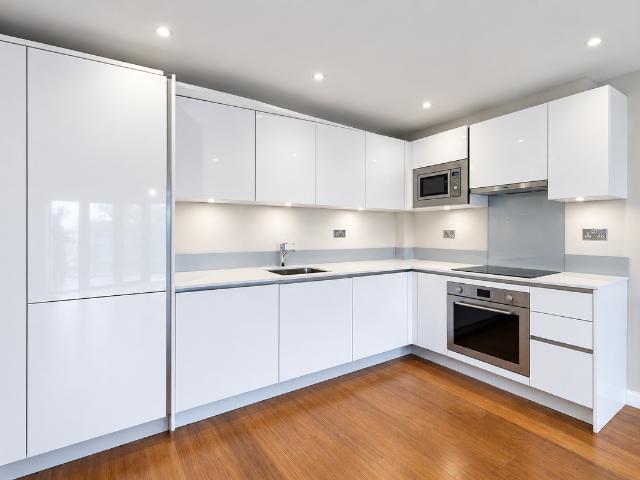 Gordon Road, High Wycombe HP13, 2 bed flat to rent, £1,750 pcm | PrimeLocation