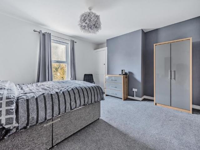Gordon Road, Strood, ME2 1 bed in a house share to rent £725 pcm £167 pw