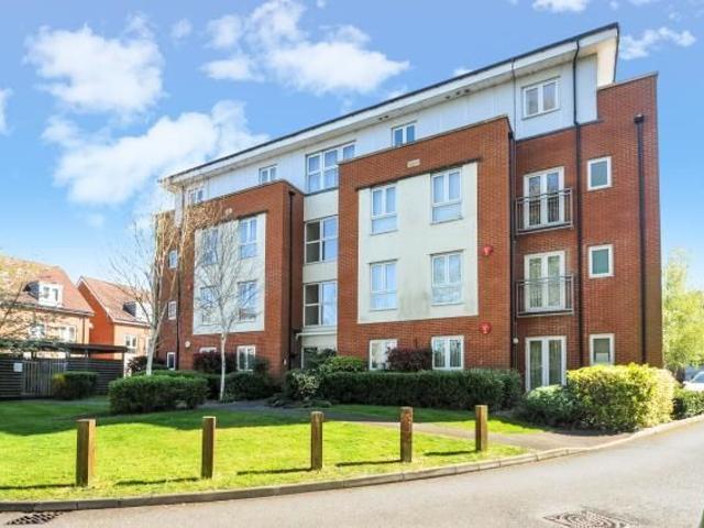Gordon Woodward Way, Oxford OX1, 2 bed flat to rent, £1,650 pcm | PrimeLocation