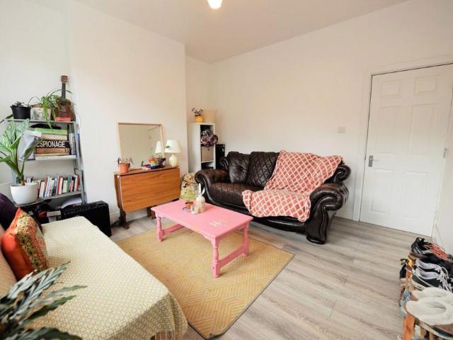 Gordon Terrace 3 bed house to rent £1,729 pcm £399 pw