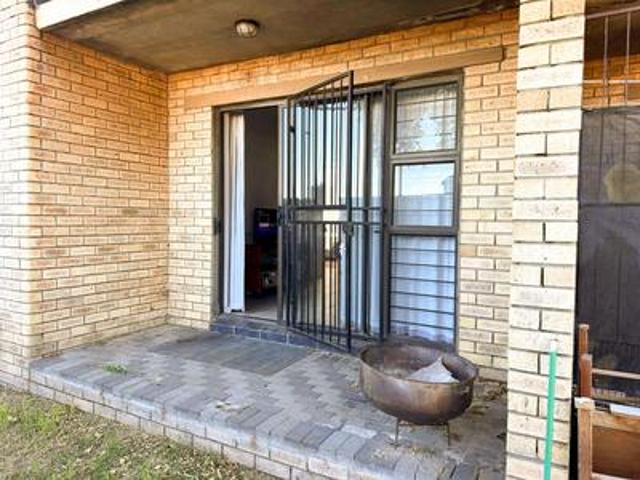 gordons bay golf terraces 2 beds.