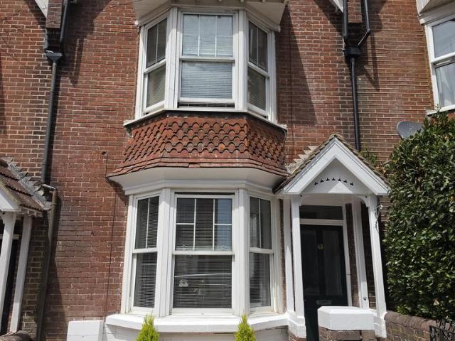 Gore Park Road, Eastbourne BN21 3 bed terraced house to rent £2,000 pcm £462 pw