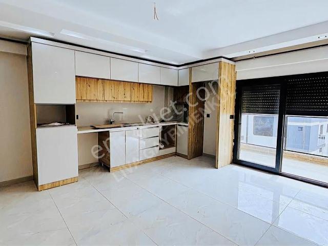 Görece'de Lüks 4+1 Dubleks Daire: 200m² Teraslı, Sıfır Satılık