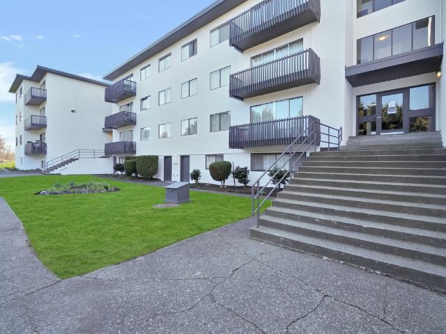Gorge Vale Apartments 3 Bedroom Apartment for Rent at 1180 Colville Rd, Esquimalt, BC V9A 4P7