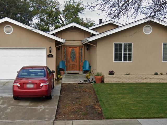 Gorgeous 4 bedroom, 2.5 bathroom home located in the Noddin Area. Available Now!