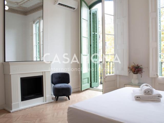 Gorgeous 4 Bedroom Apartment in a Classic Building besides Passeig de Sant Joan