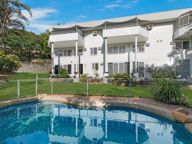 GORGEOUS 4 BEDROOM TOWNHOUSE IN BELGIAN GARDENS