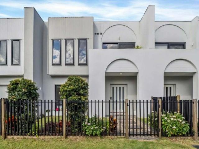 Gorgeous 4 Bedroom Terrace Home in Joyner