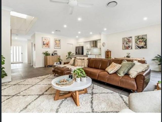 Gorgeous 4 Bedroom Terrace Home in Joyner