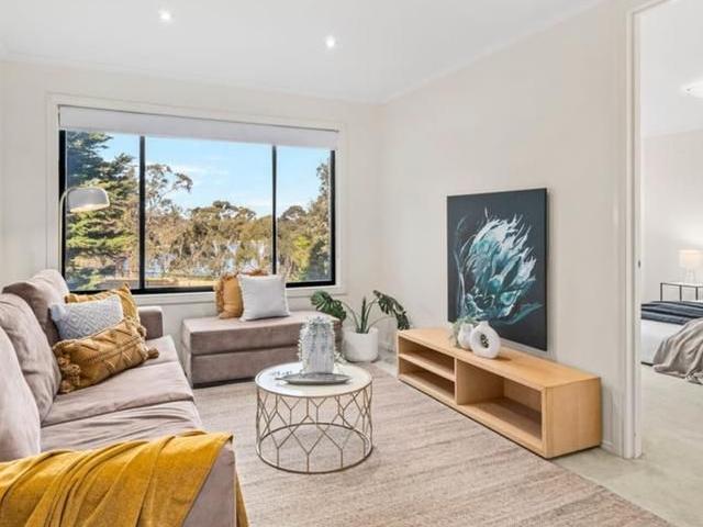 Gorgeous 5 Bedroom Located in the Heart of Mill Park *APPLY FOR THIS PROPERTY NOW