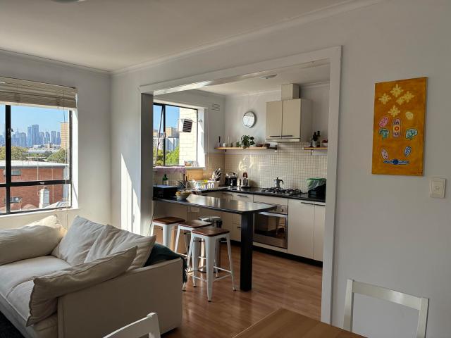 Gorgeous 1 bdr furnished apartment with city views