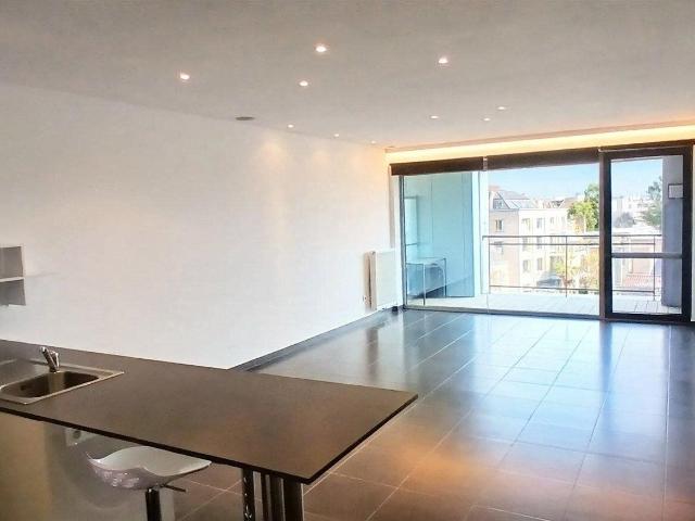 GORGEOUS 1 BEDROOM APARTMENT WITH TERRACE & PARKING SPACE