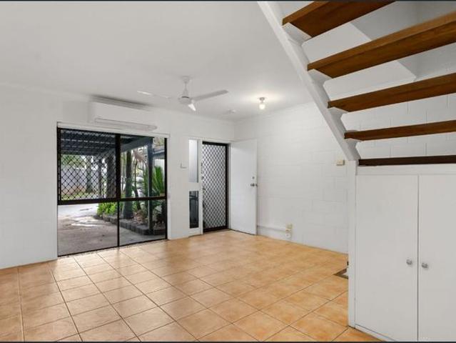 Gorgeous 2 bedroom unit in Woree!
