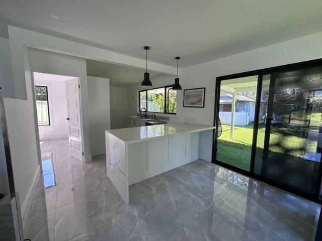 Gorgeous 3 bed house with direct creek access