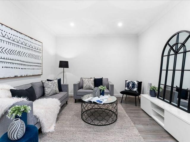 Gorgeous Townhouse in great location