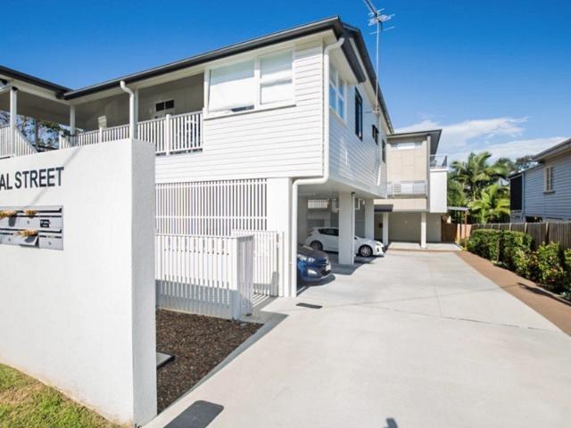 Gorgeous Unit in Ultra Convenient Location