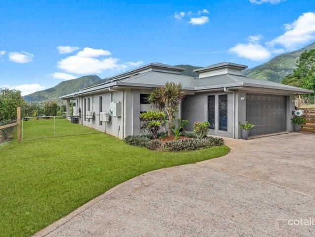 Gorgeous Acre Lifestyle