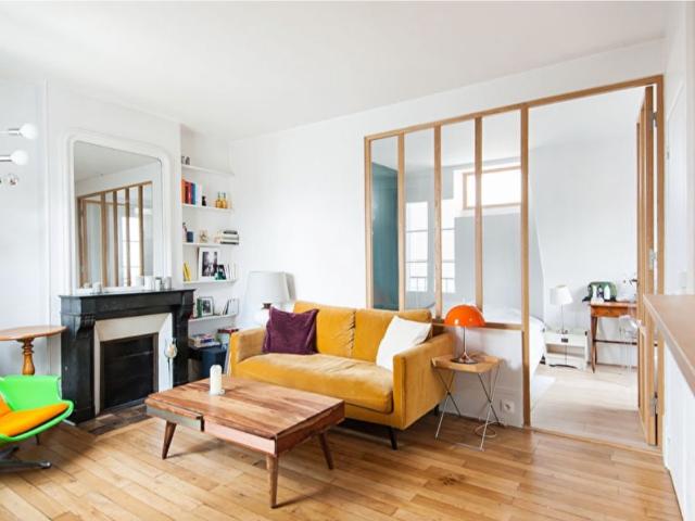 Gorgeous and great flat in popular area