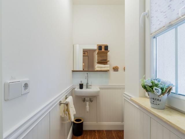 Gorgeous and spacious apartment located in Altglienicke, Berlin Amsterdam Apartments for Rent