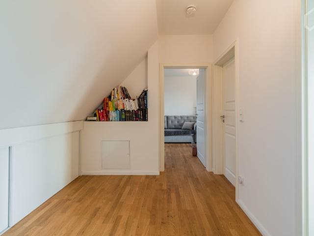 Gorgeous and spacious apartment with perfect location *10 min to airport* *15 min to TESLA*, Berlin Amsterdam Apartments for Rent