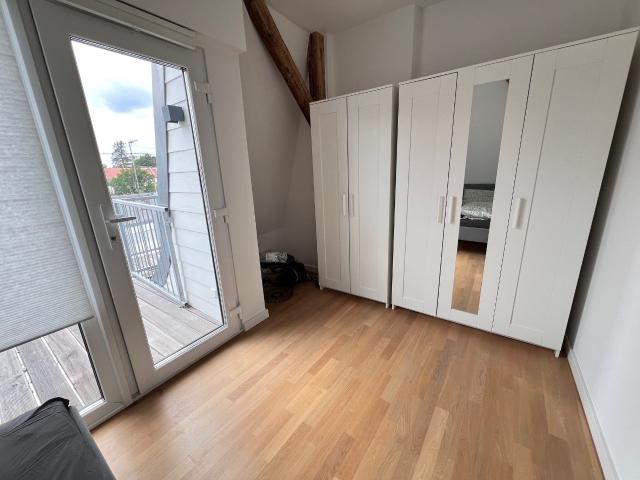 Gorgeous and spacious flatin the sun drenched top floor, Berlin