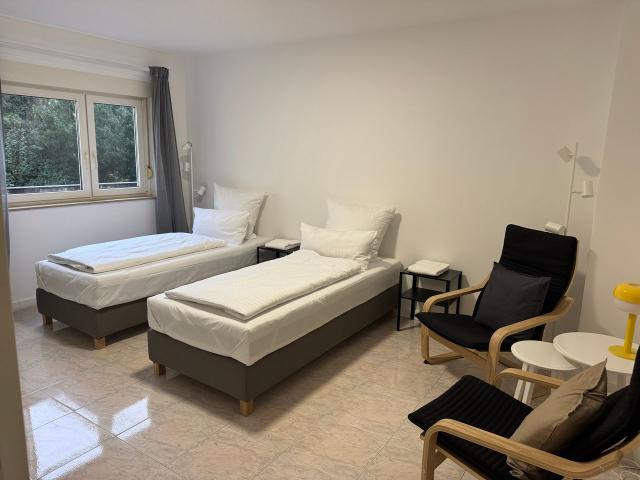 Gorgeous and quiet suite in Pforzheim, Pforzheim Amsterdam Apartments for Rent
