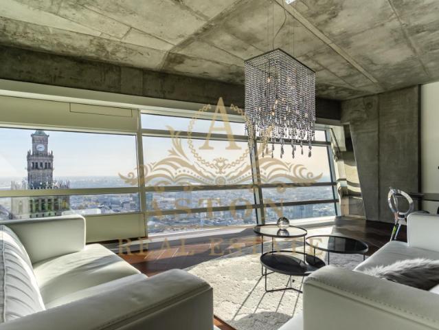 Gorgeous apartment above 40th floor Złota 44