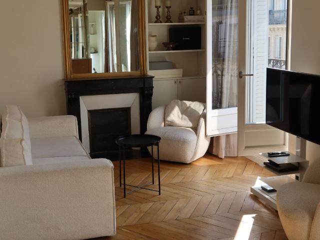 Gorgeous apartment in the heart of Paris, Paris Amsterdam Apartments for Rent