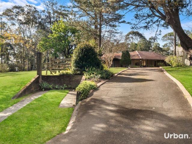 Gorgeous, Arable 8 Acres