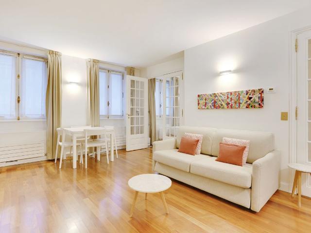 Gorgeous, bright apartment near place Vendome, Paris Amsterdam Apartments for Rent