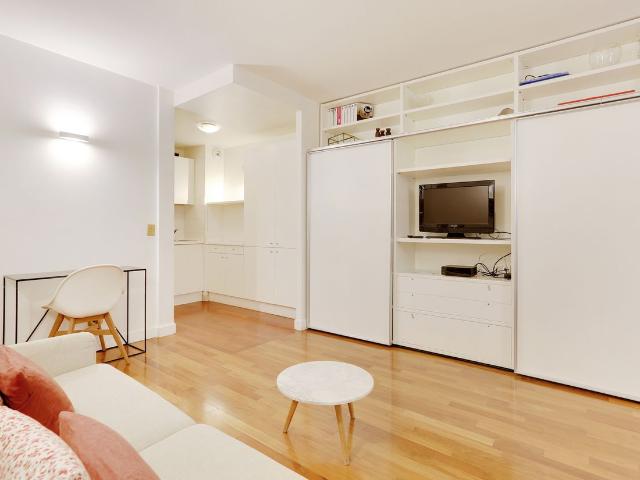 Gorgeous, bright apartment near place Vendome, Paris Amsterdam Apartments for Rent
