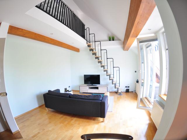 Gorgeous bright FAMILY suite in Tempelhof, 20min to Mitte with U6