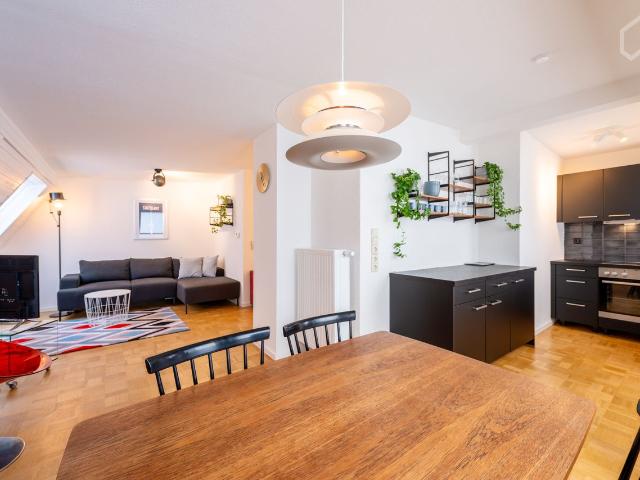 Gorgeous, bright loft in Stuttgart Lehen, Stuttgart Amsterdam Apartments for Rent