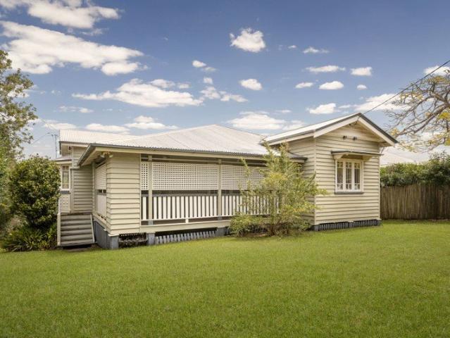 Gorgeous Character Home with DA Approved Plans for Tennis Court Estate