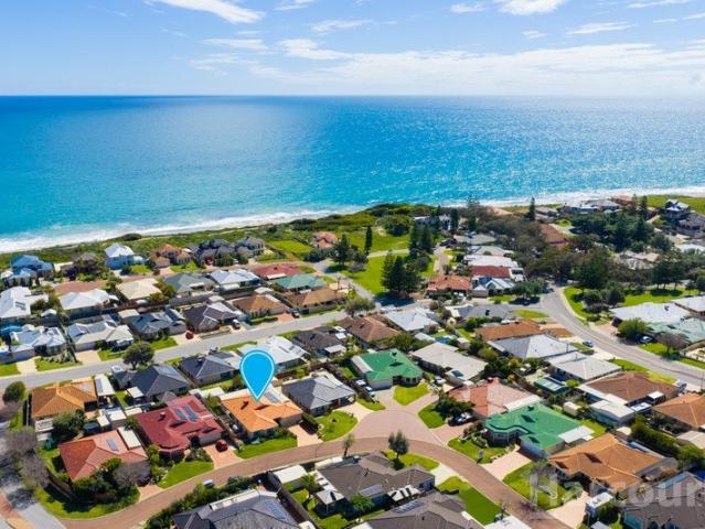 Gorgeous Coastal Family Home with Fantastic Entertaining Areas