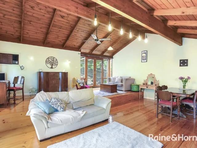 Gorgeous Country Cottage with Character & Wildlife SIX MONTH LEASE
