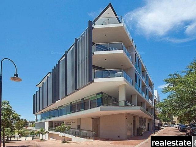 GORGEOUS CLAISEBROOK COVE LOCATION!