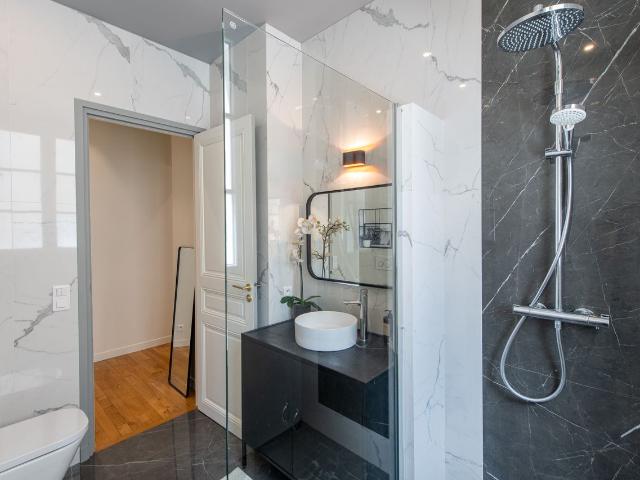 Gorgeous & cute apartment in quiet street, Paris Amsterdam Apartments for Rent