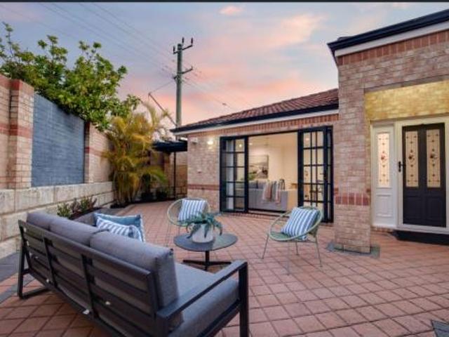 Gorgeous Easy Care Living in a Convenient Innaloo Location